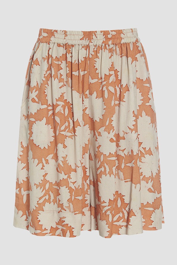 summer-rain-dahlias-fsc-shorts