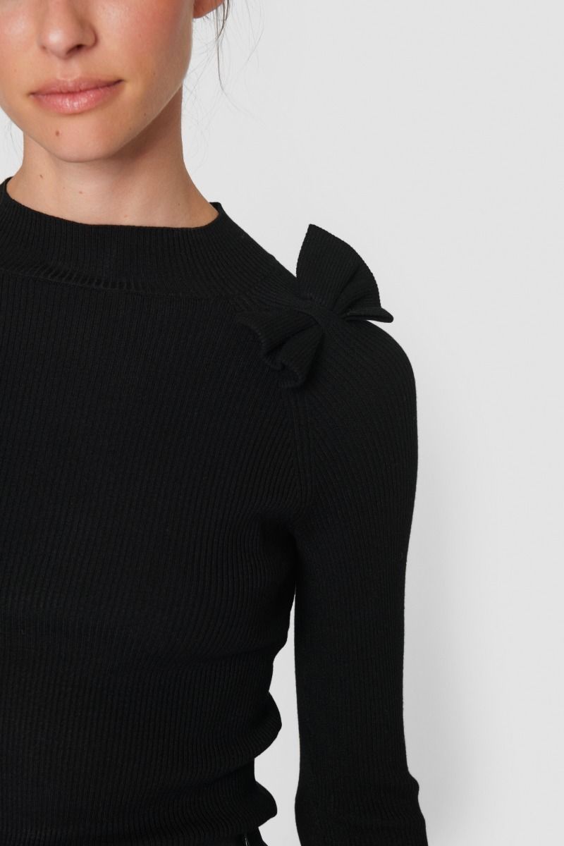 Saku knit blouse with bow