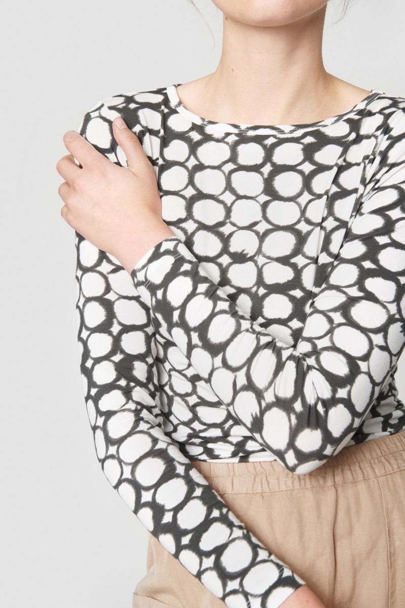 Circle grid blouse