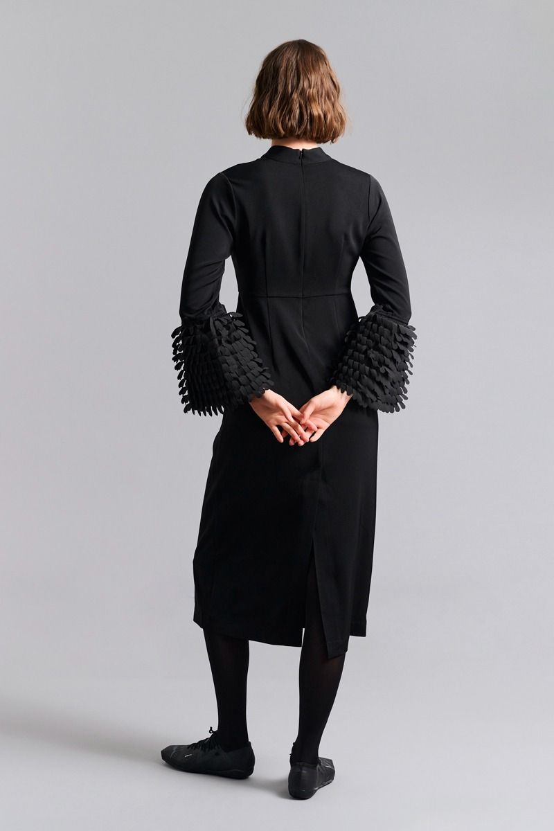 Sakura stretch klänning med volanger