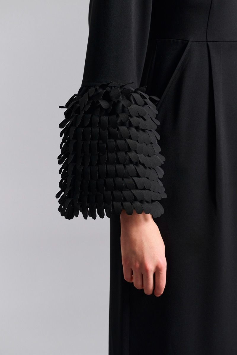 Sakura stretch klänning med volanger