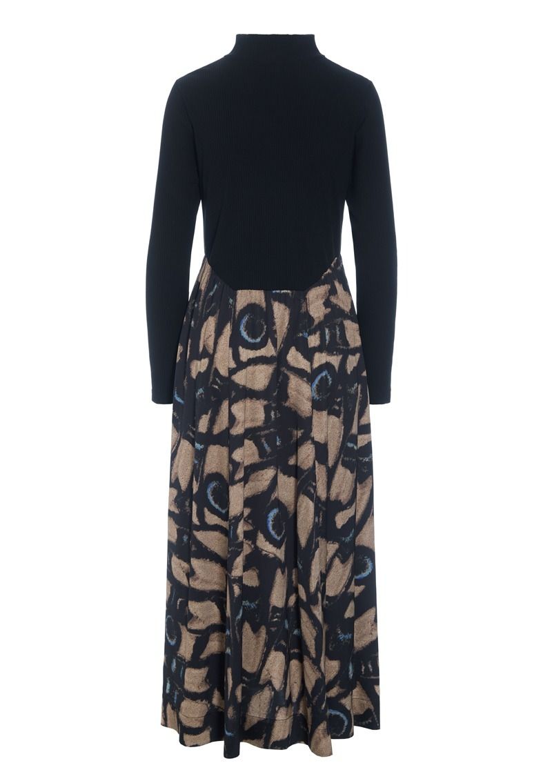 Kuhaki FSC klänning med hög hals