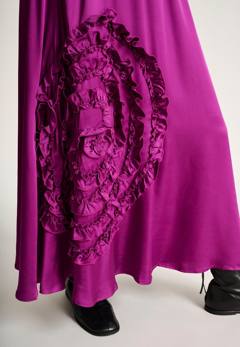 Kuhaku skirt with detail