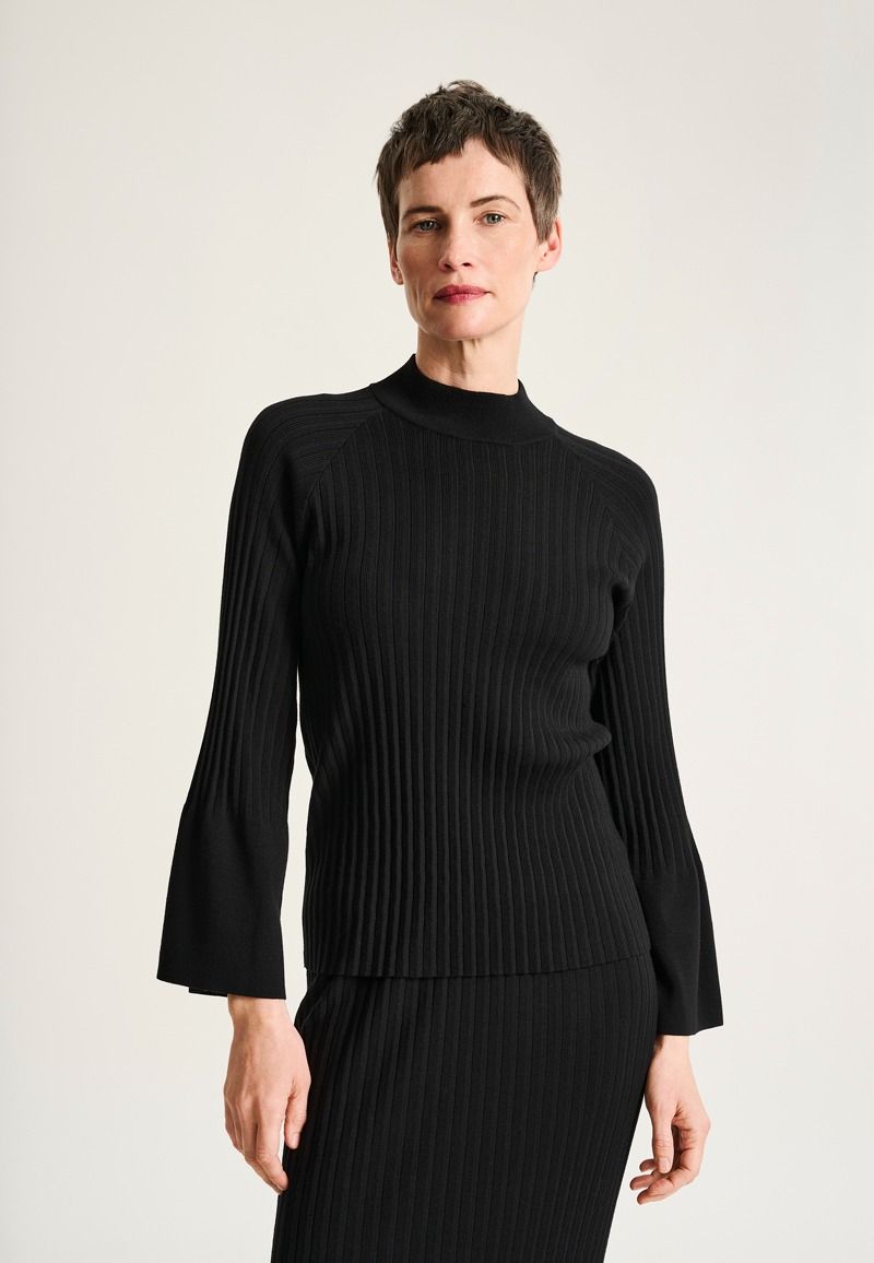Akiko turtleneck blouse