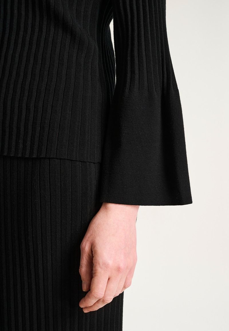 Akiko turtleneck blouse
