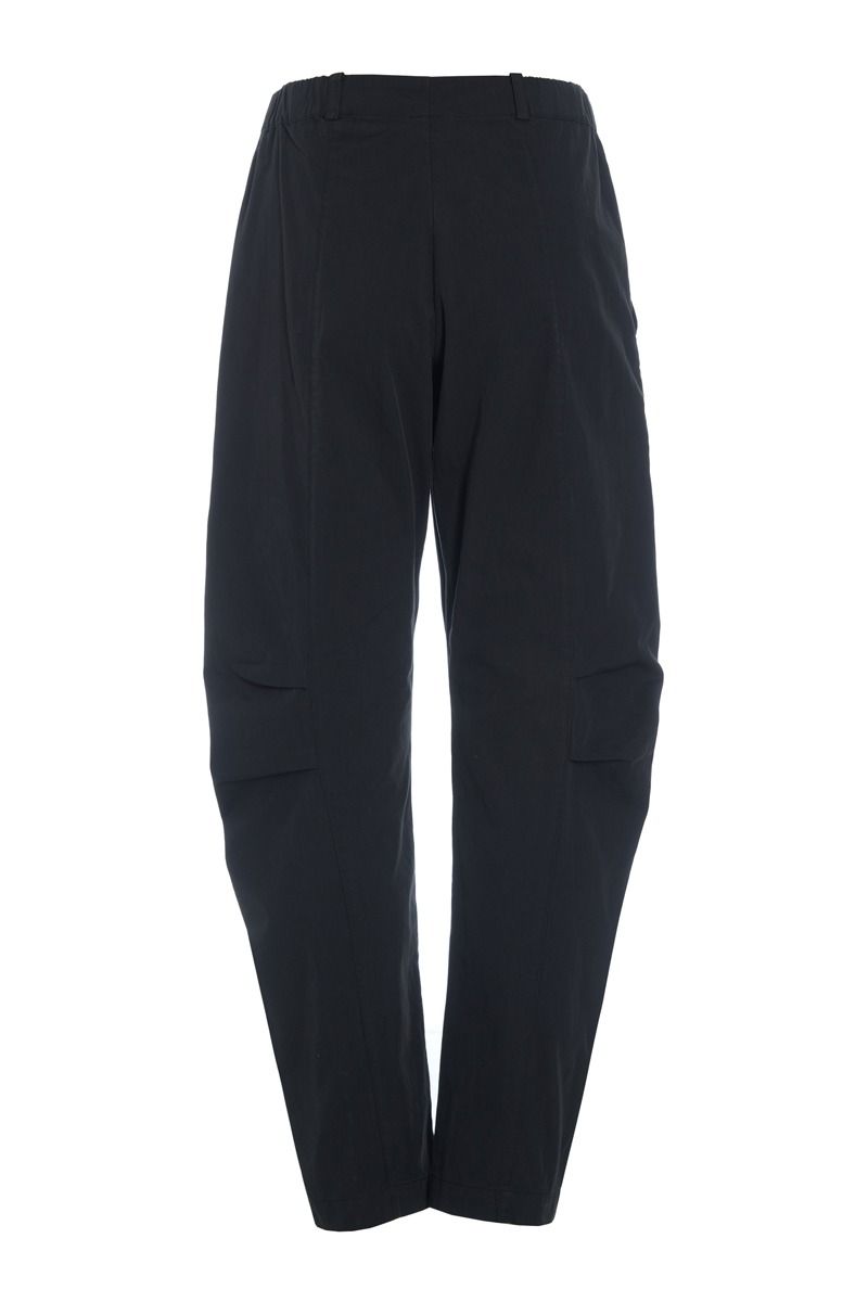 Tazuke trousers with pleats
