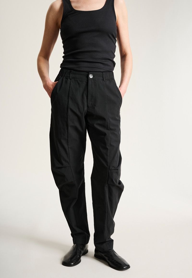 Tazuke trousers with pleats