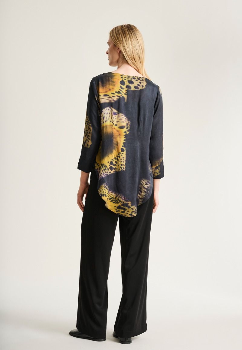 Shinobe blouse with boatneck