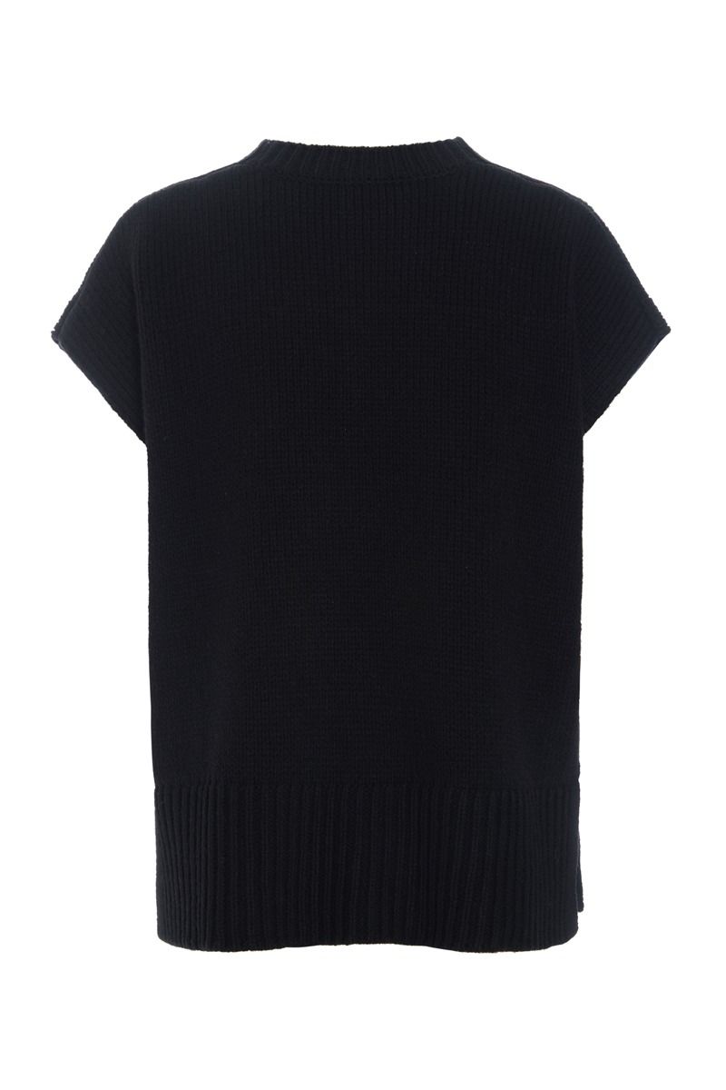 Nitto sleeveless blouse
