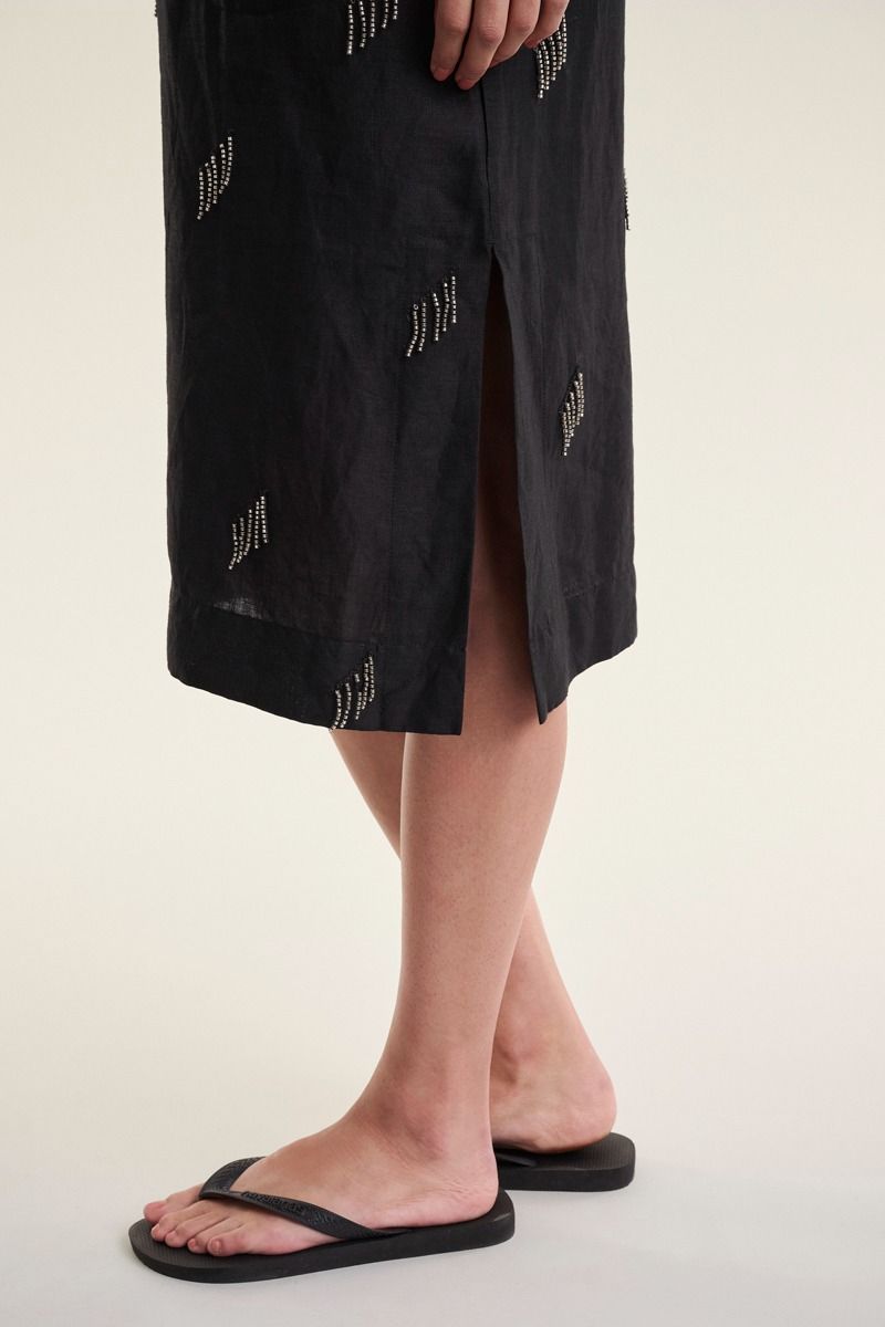 Airy linen kjole med perler