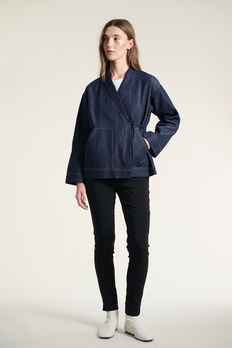 Kurai jacket with tie band