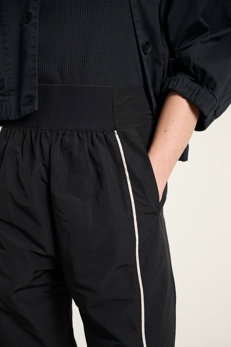 Fukkura piping pants