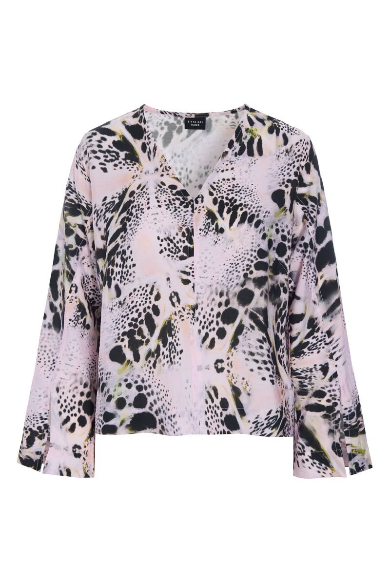 Tsuki blouse with v-neck