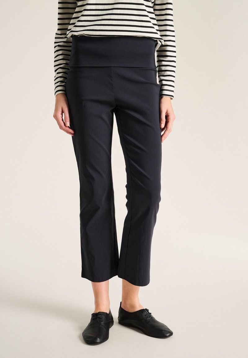 Magic stretch pants with flare