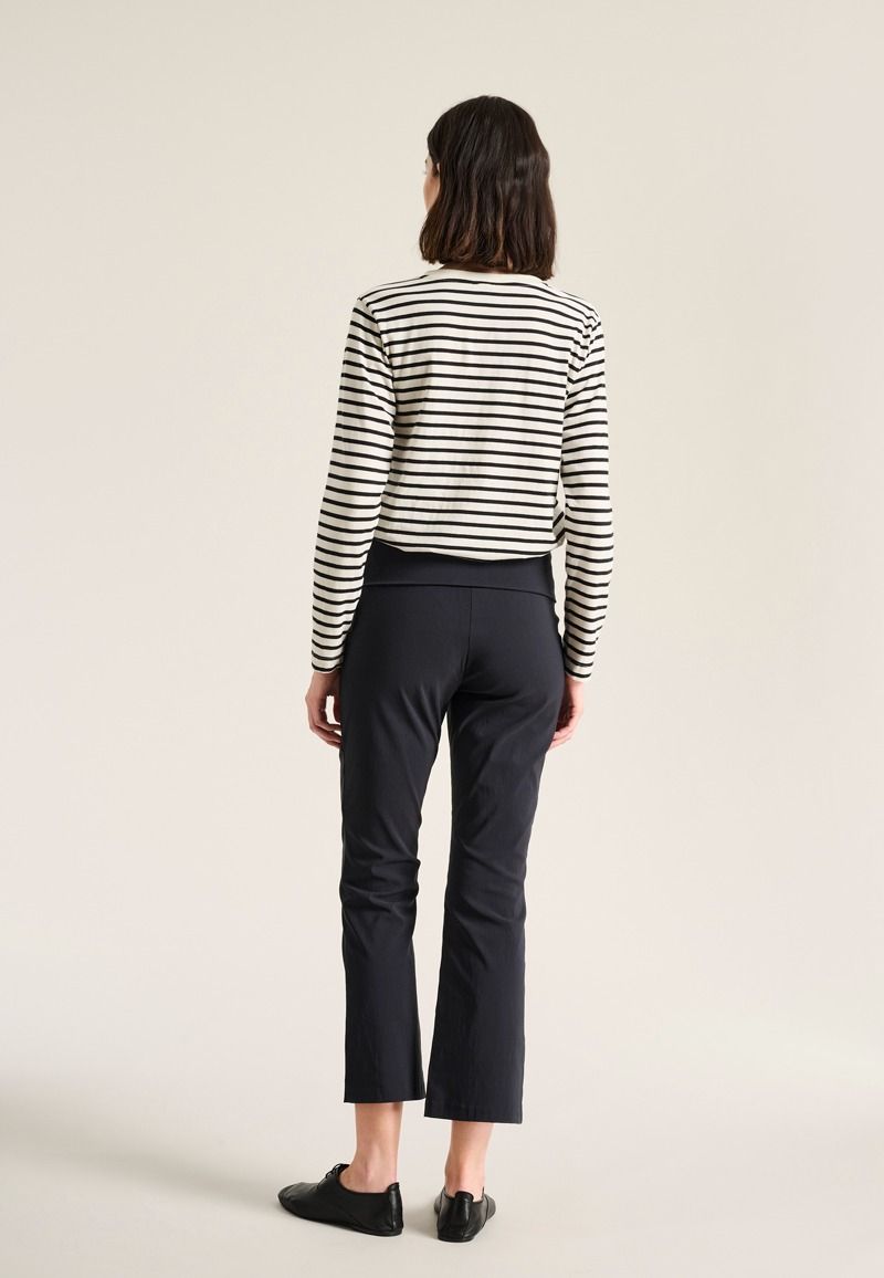 Magic stretch pants with flare