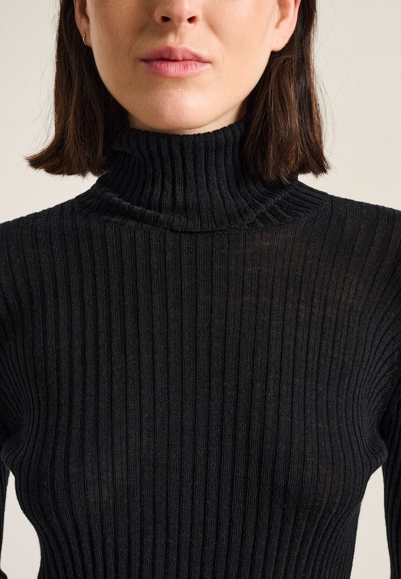 New wool turtleneck pullover