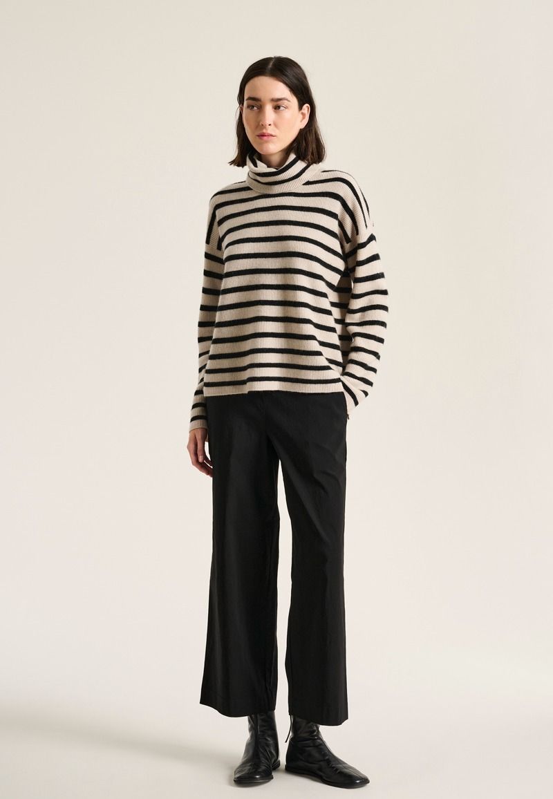 Kumo cashmere turtleneck blouse