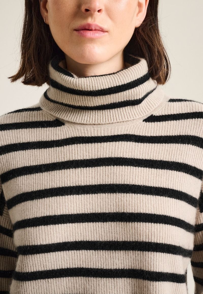 Kumo cashmere turtleneck blouse