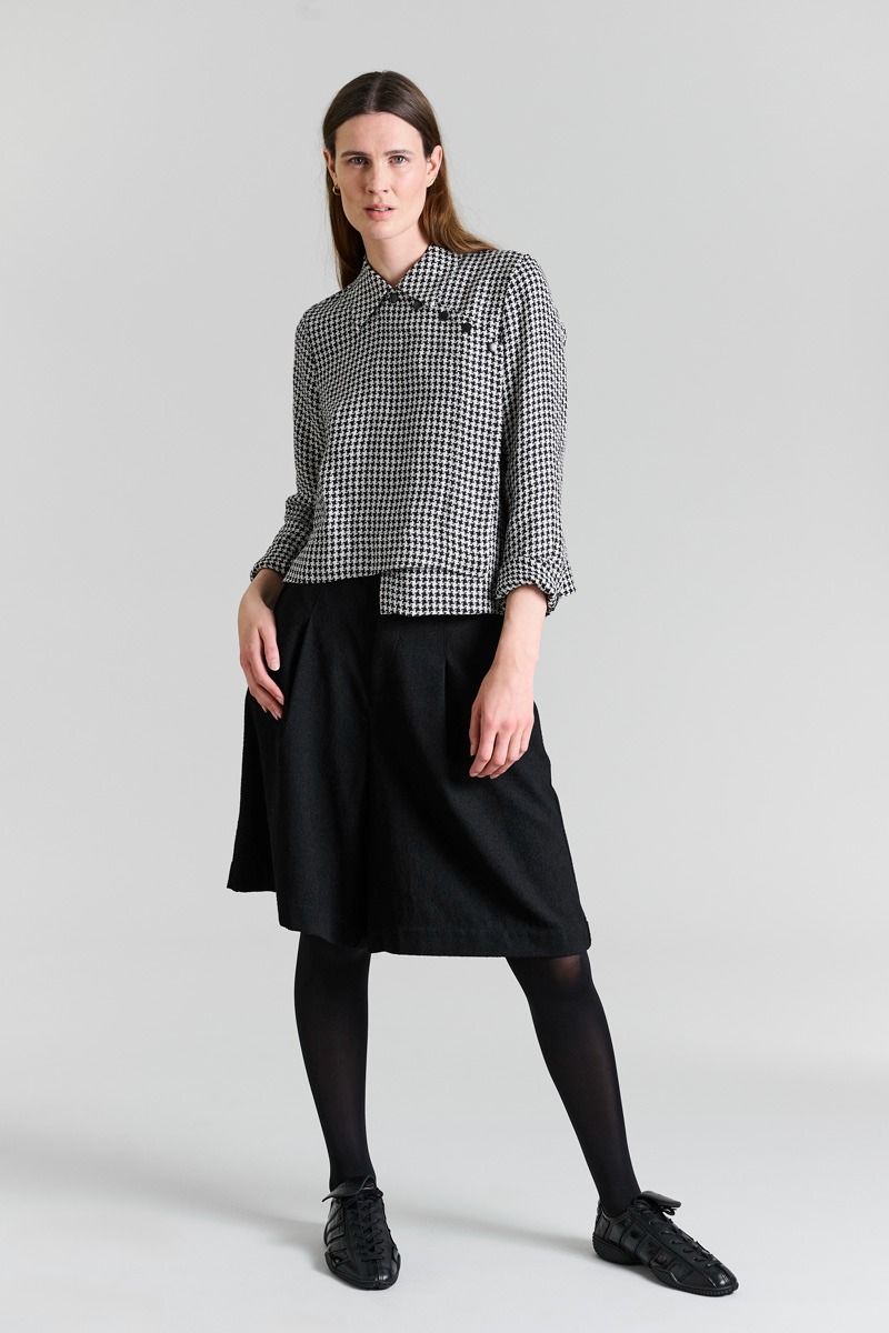 Chesu asymmetrisk jacka