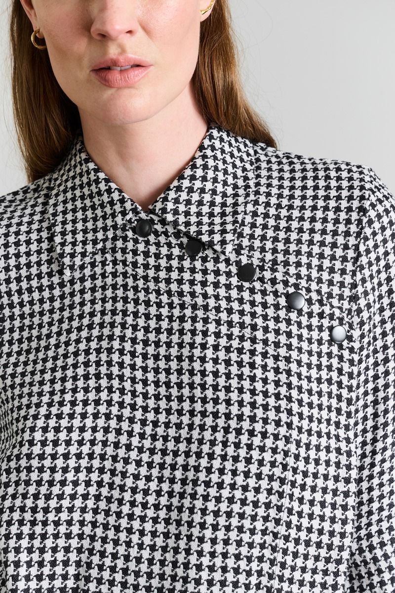 Chesu asymmetrisk jacka