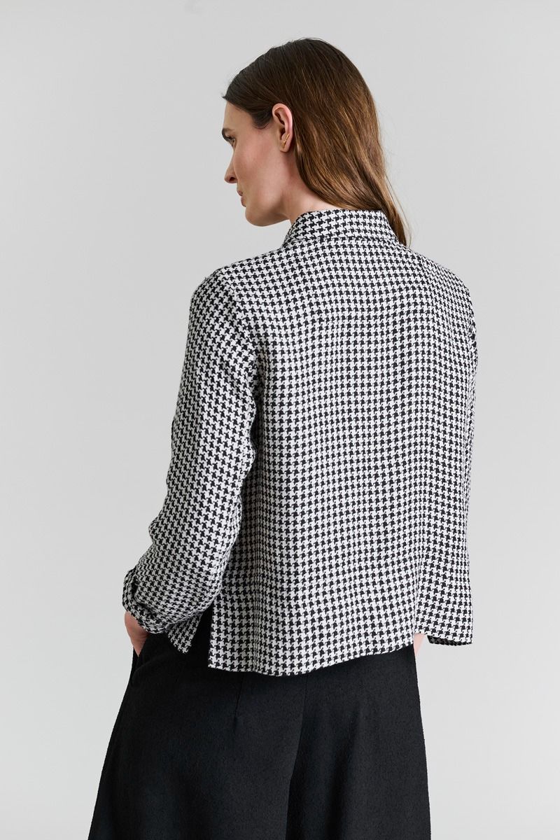 Chesu asymmetrisk jacka