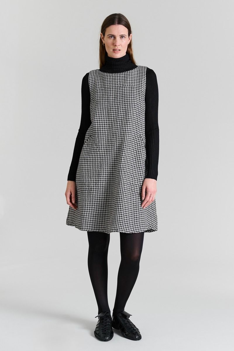 Chesu ärmlös klänning