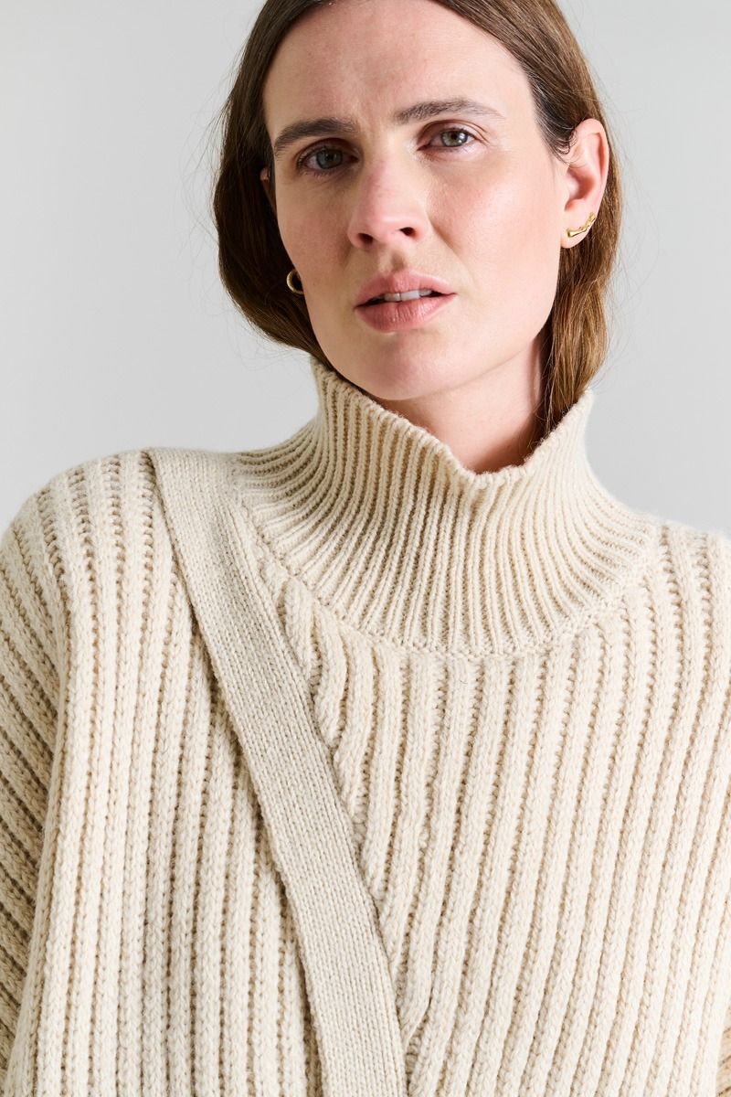 Nitto High-necked Blouse