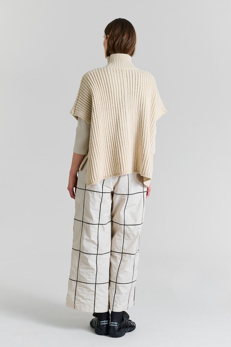 Nitto High-necked Blouse