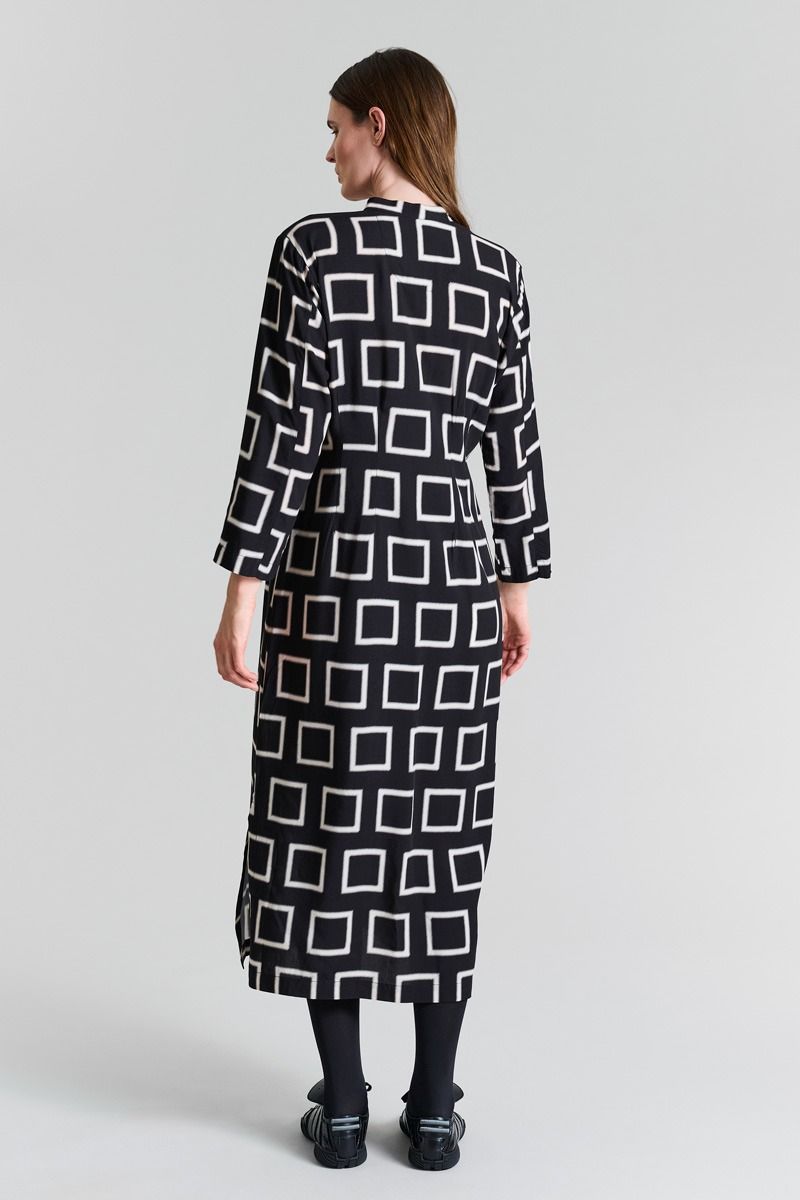 Iki Klänning med knappar