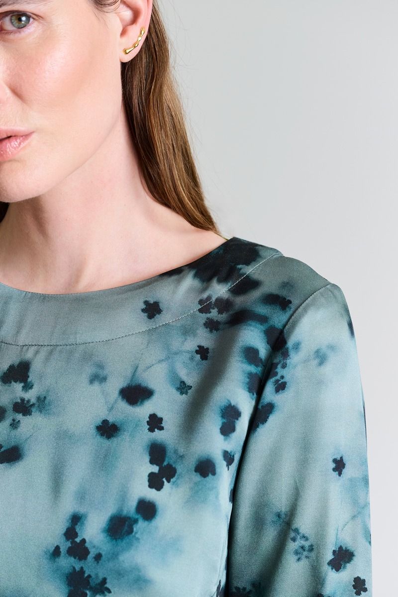Frozen flowers FSC bluse