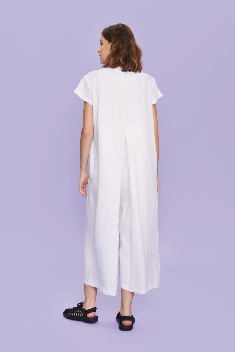 Airy linen jumpsuit