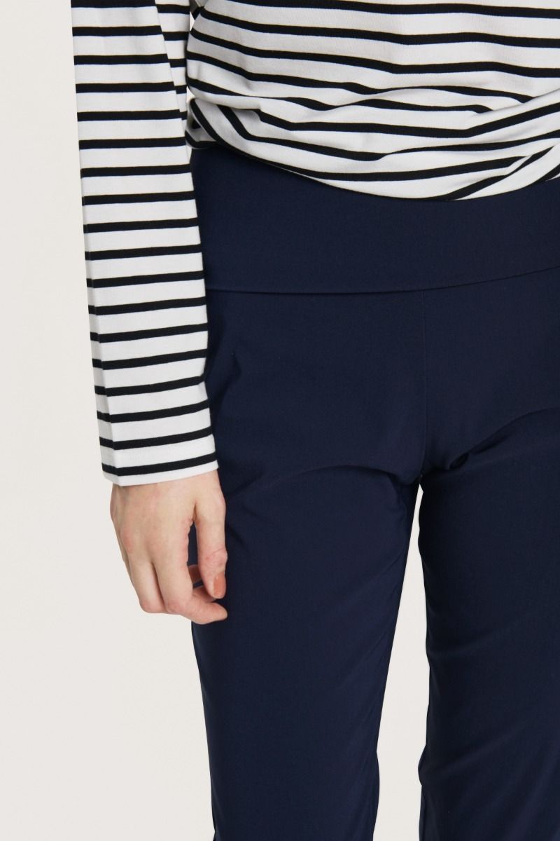 Magic stretch long trousers with slits