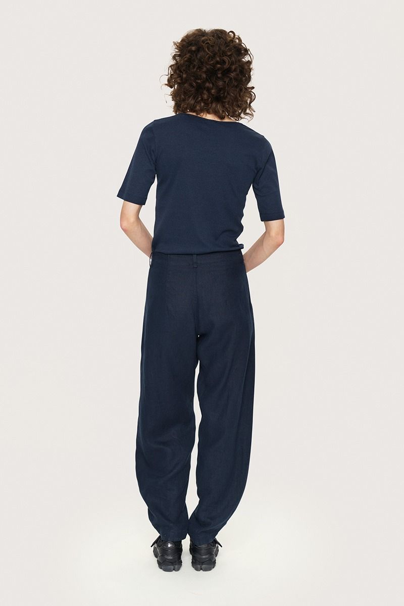 Lazy linen måttliga byxor