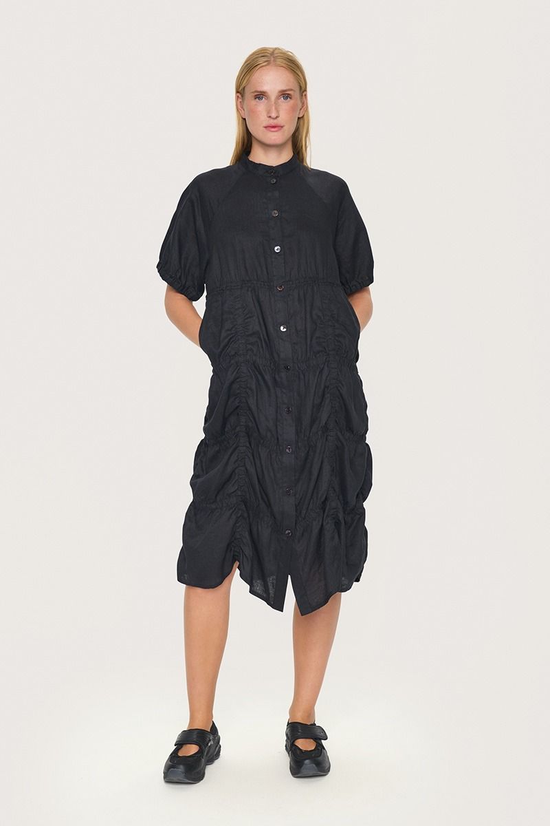 Airy linen skjortklänning