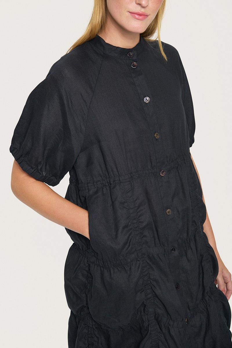 Airy linen skjortklänning