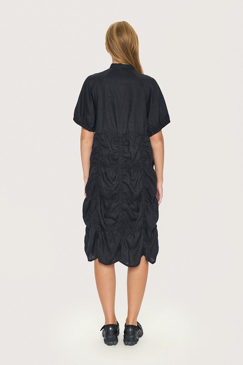 Airy linen skjortklänning