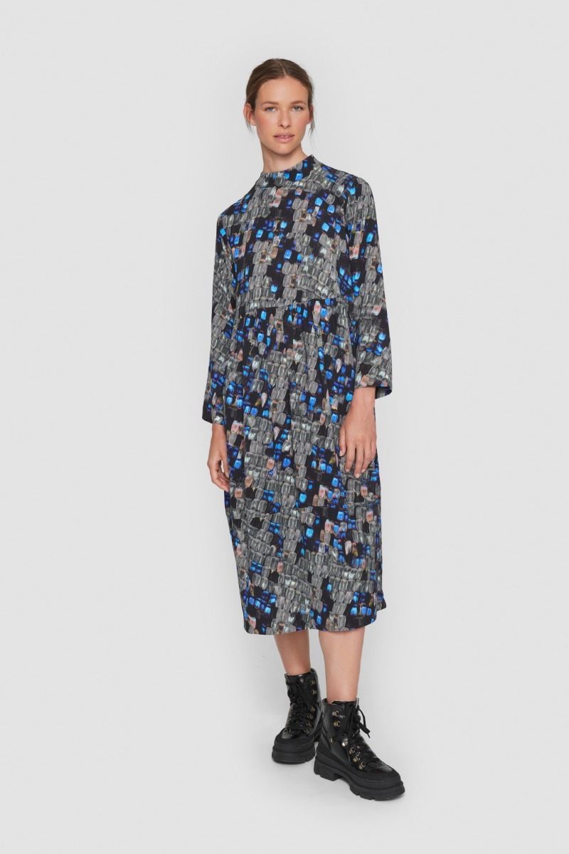 Butterfly zoom højhalset kjole