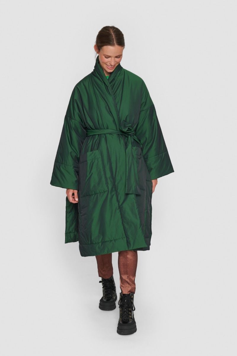 Changeant nylon coat with belt