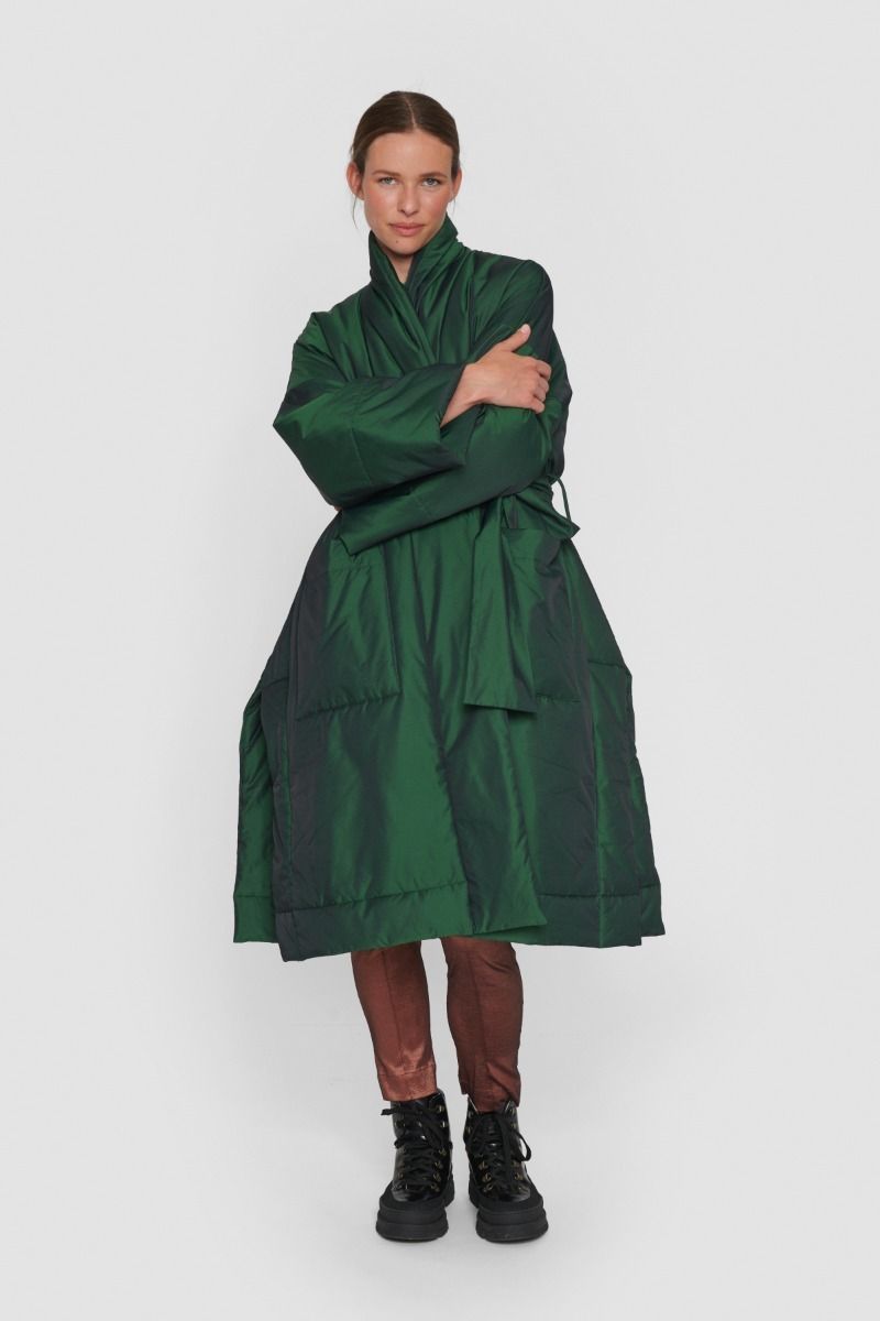 Changeant nylon coat with belt