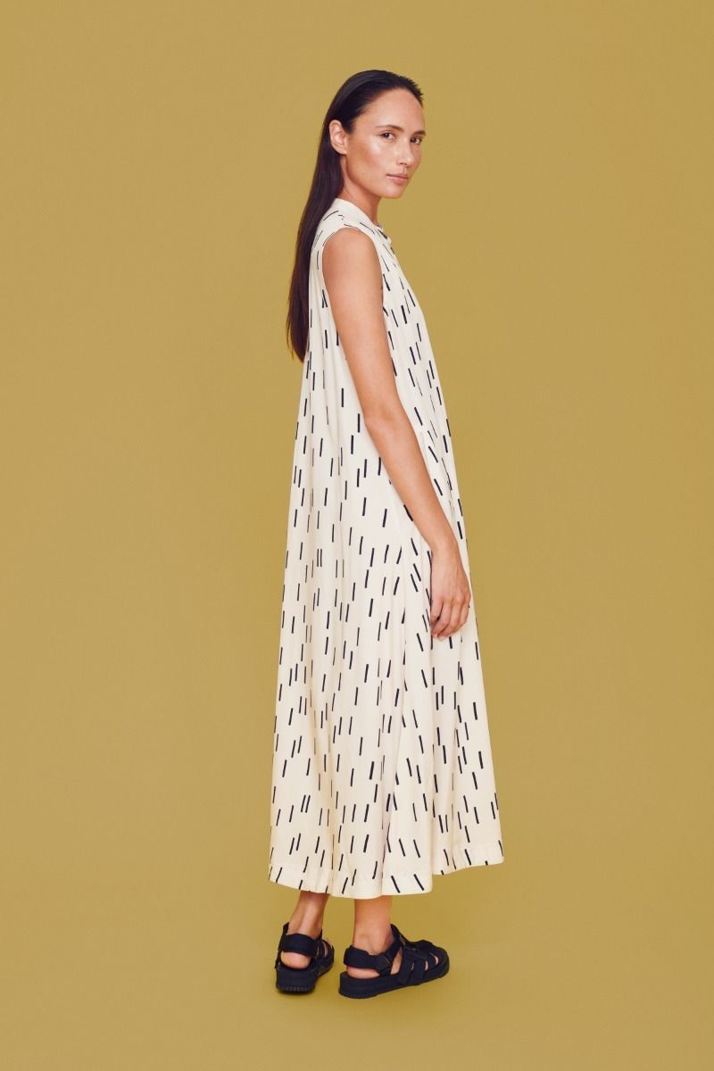 Summer rain & dahlias FSC ærmeløs kjole