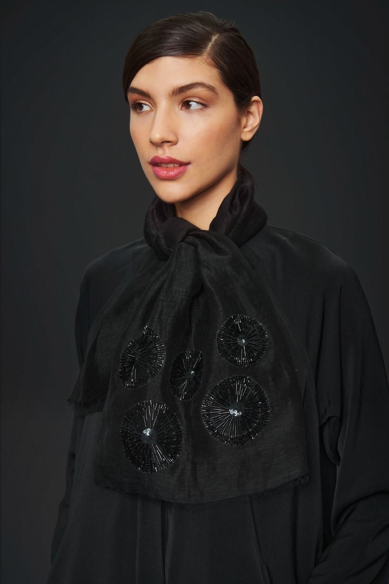 Black pearl scarf