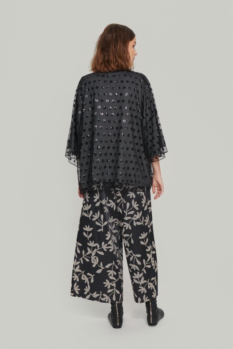 Embroidery mesh blus