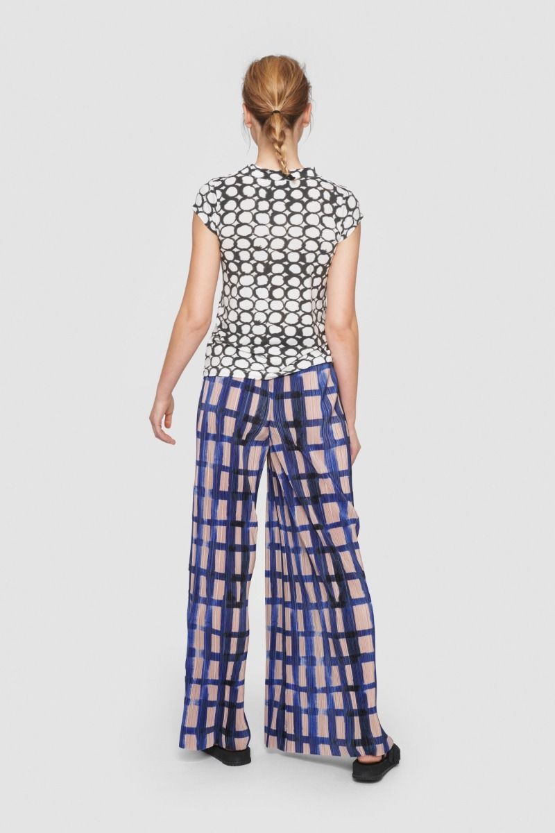 Circle grid short sleeve blouse