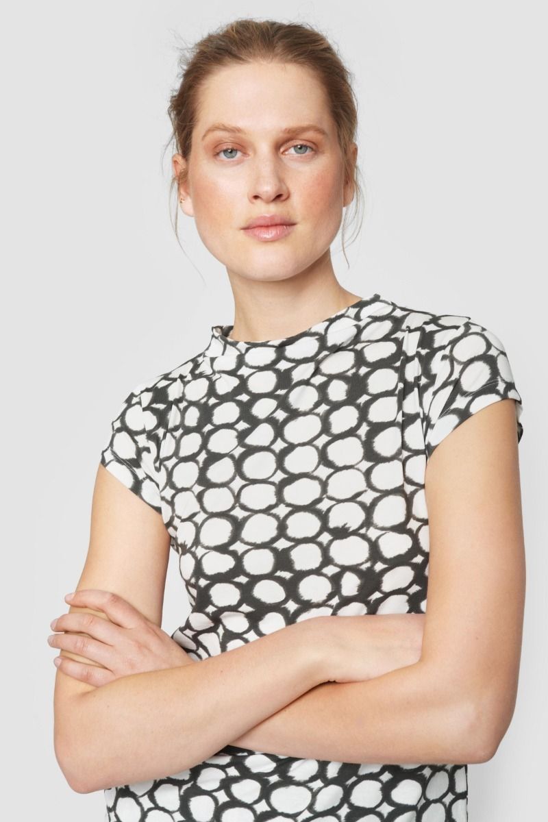 Circle grid short sleeve blouse