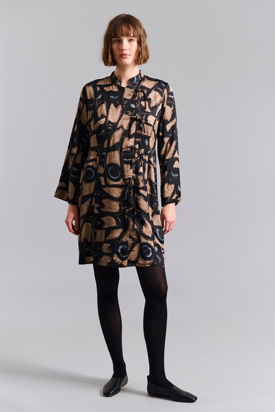 Kuhaki FSC klänning med krage