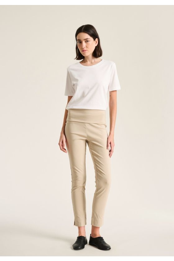 Magic stretch pants with slits