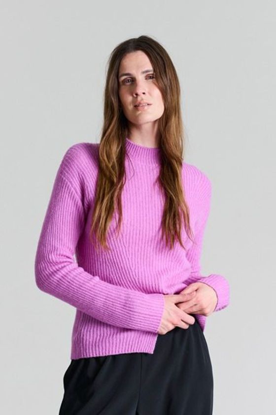 Kebukai High-necked Blouse