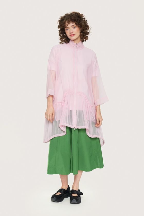 Sukasu klänning med hög hals