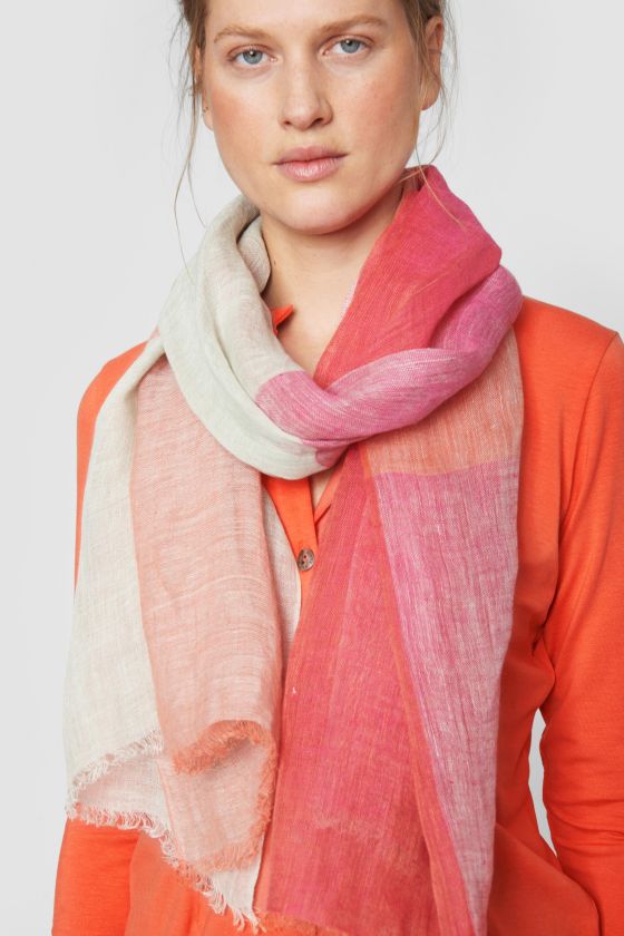 Changeant check scarf