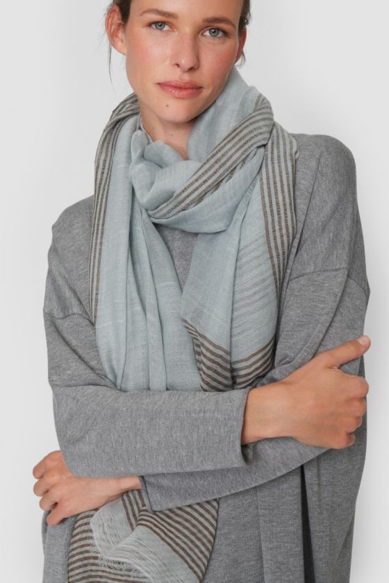 Stripe detail scarf